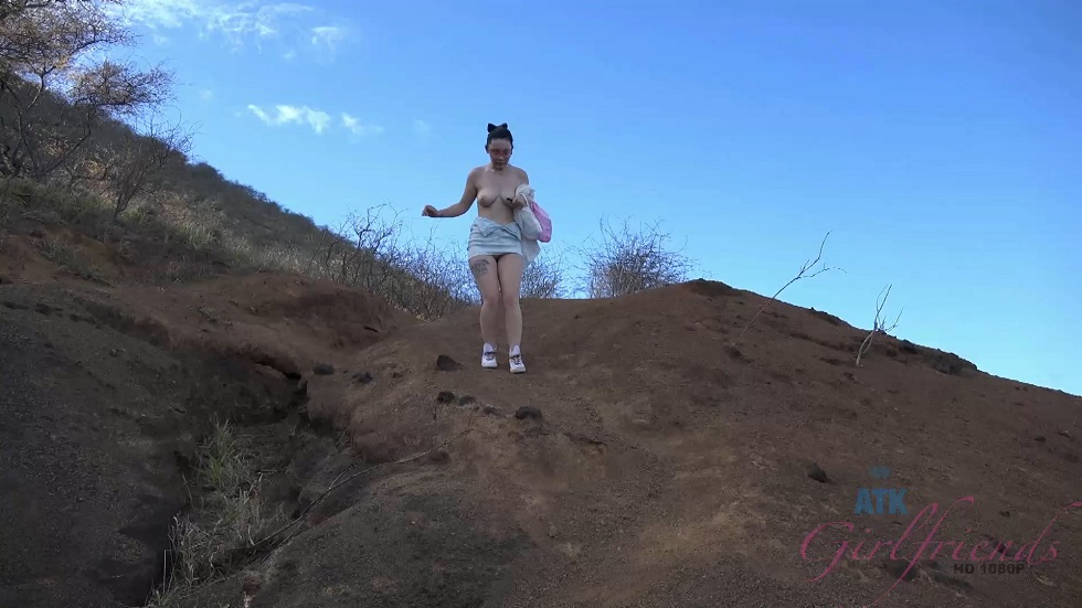 [ATKGirlfriends.com] Lenna Lux (Hawaii 6/11) [2019 г., POV, Blowjob, Footjob, Handjob, Outdoors, All sex, 480p]
